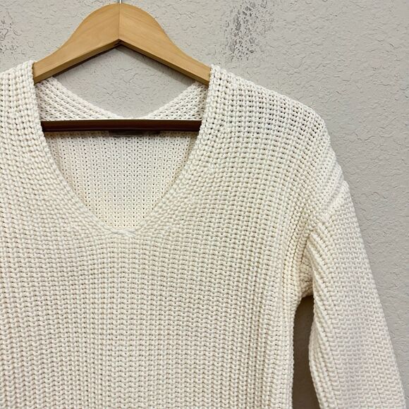 EVERLANE Ribbed V-Neck Cropped Pullover Sweater L/S in Solid Cream - Picture 4 of 10